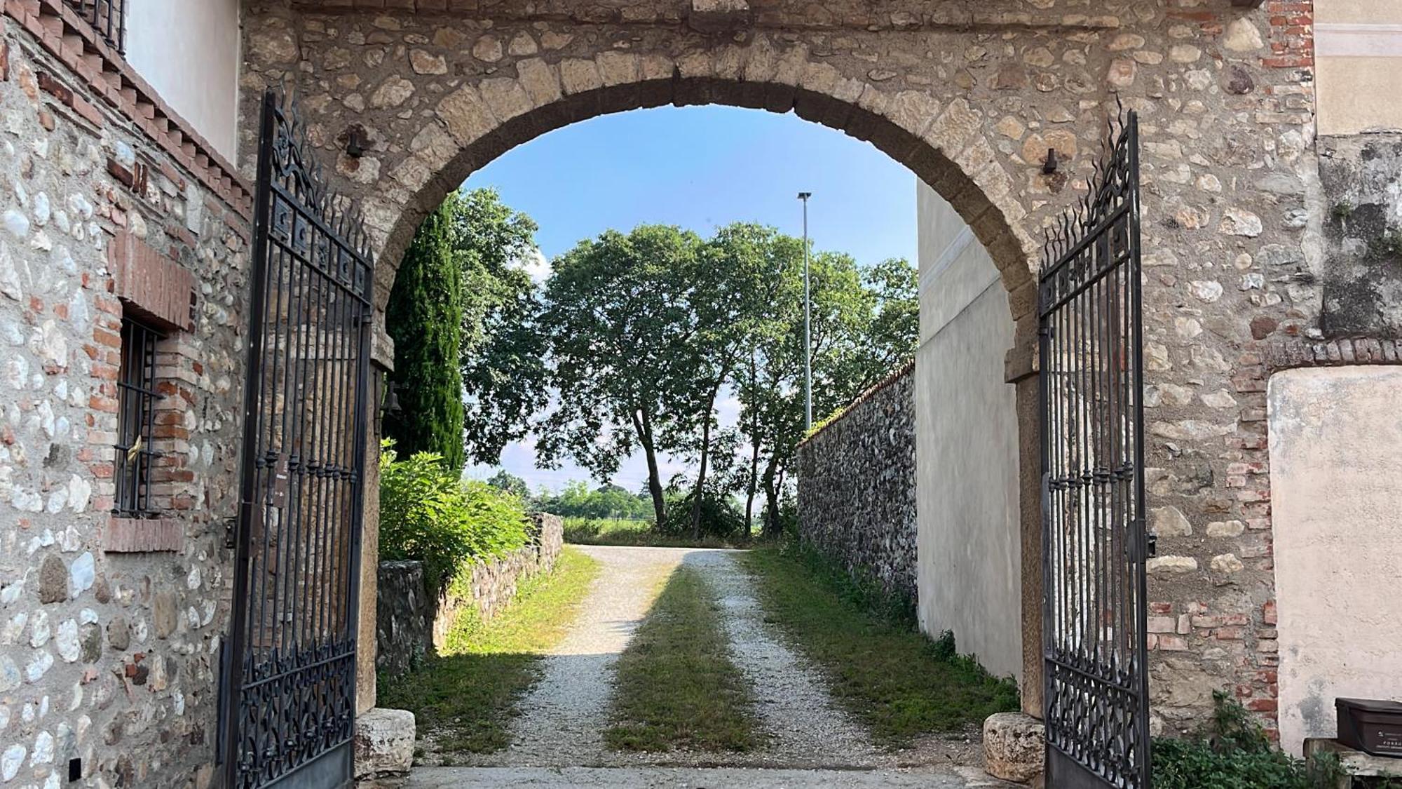 Antico Cascinale Lombardo Bed & Breakfast Lonato Exterior photo