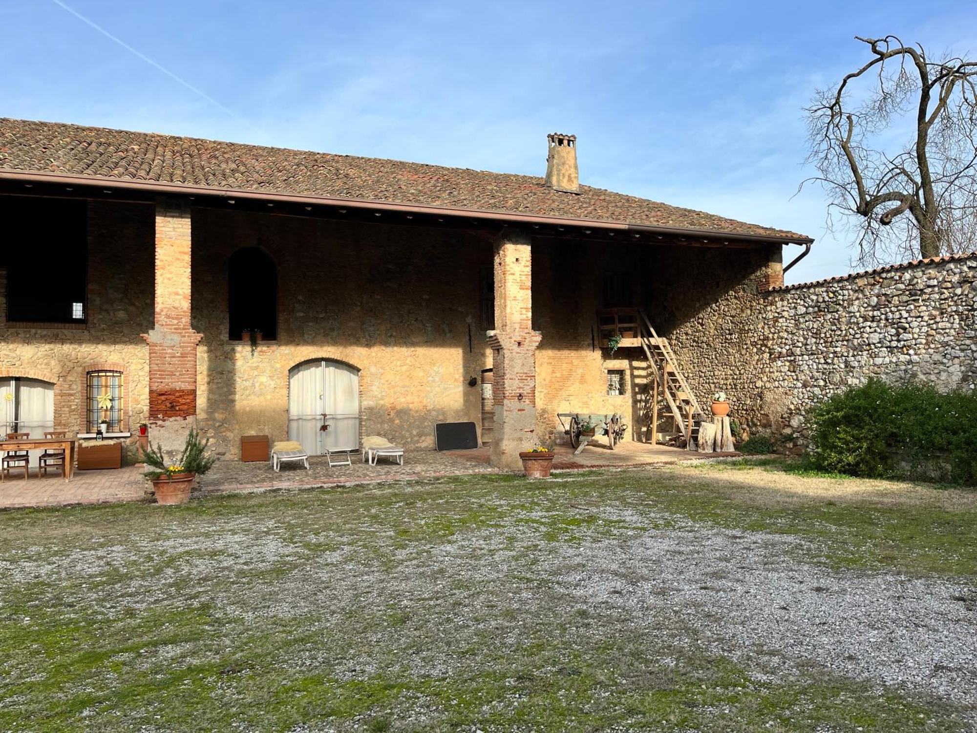 Antico Cascinale Lombardo Bed & Breakfast Lonato Exterior photo