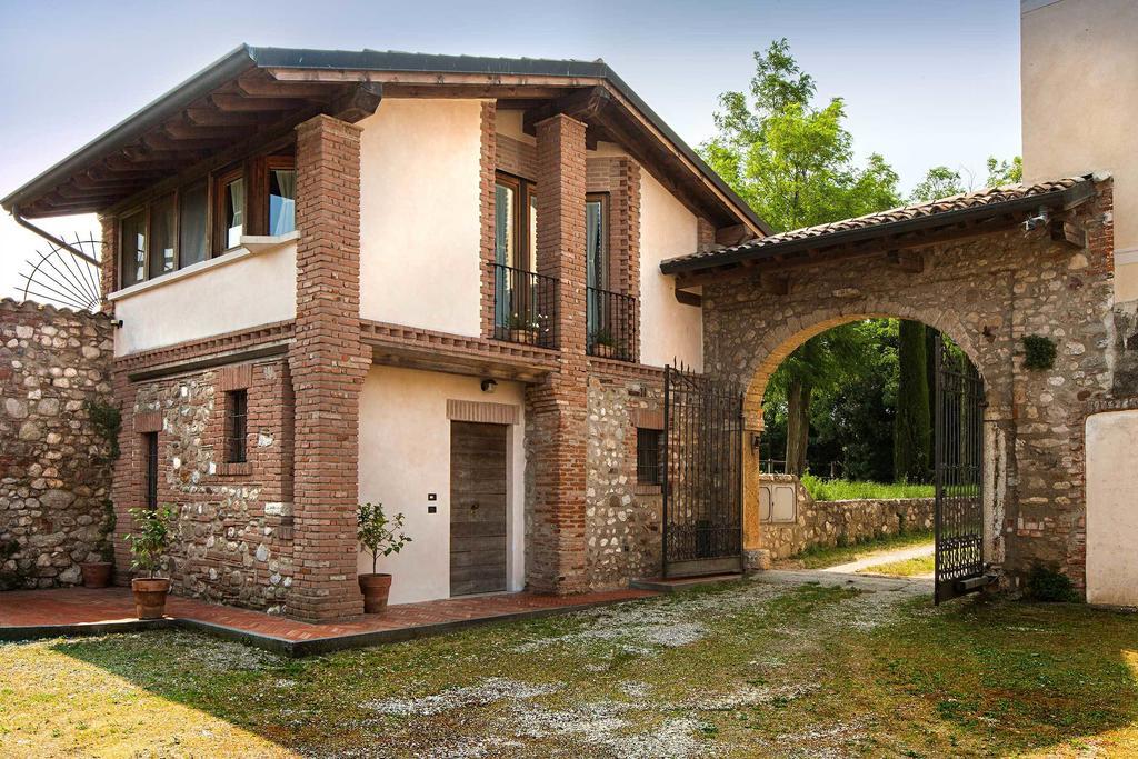 Antico Cascinale Lombardo Bed & Breakfast Lonato Room photo