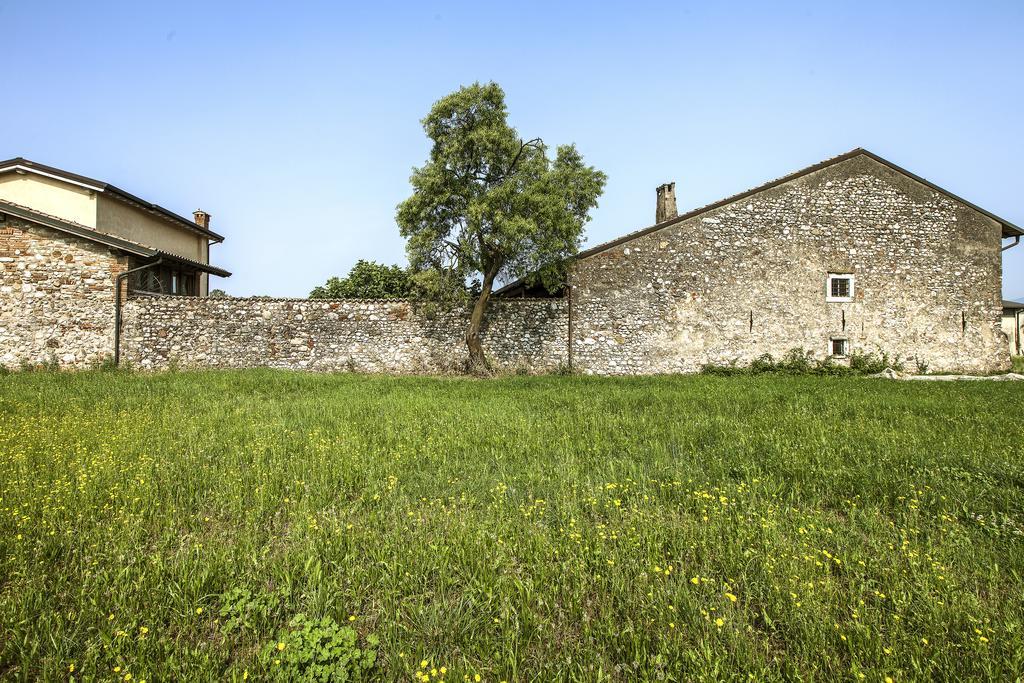 Antico Cascinale Lombardo Bed & Breakfast Lonato Exterior photo